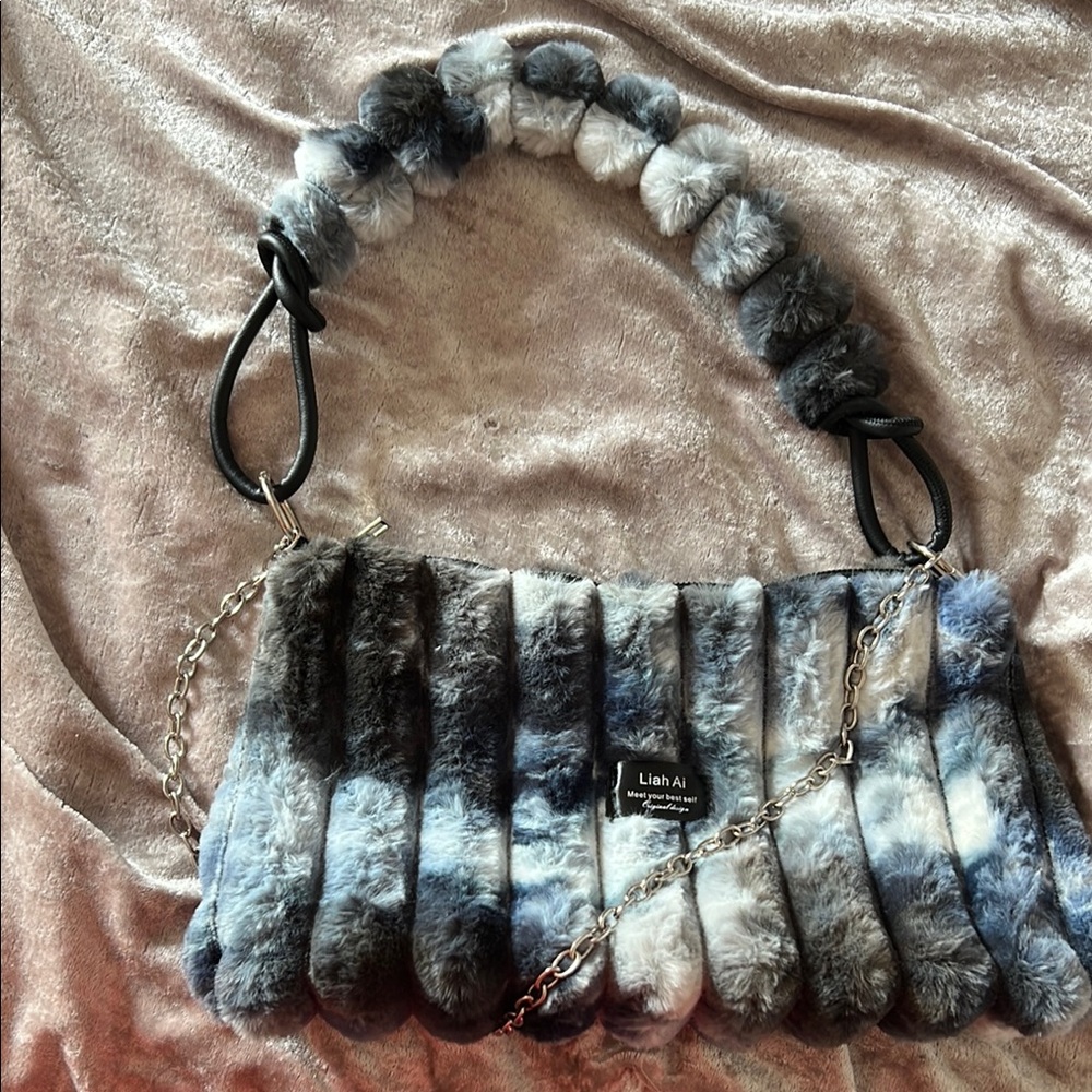 SHEIN Black and Gray Shoulder Bag with Plush Texture